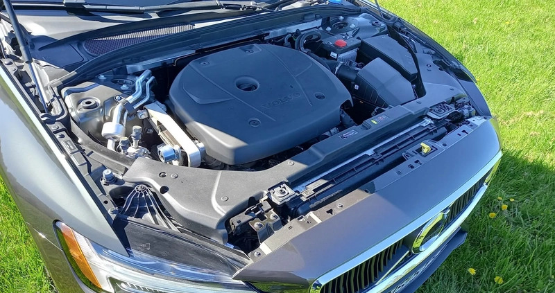 Volvo S60 cena 115500 przebieg: 37866, rok produkcji 2020 z Woźniki małe 121